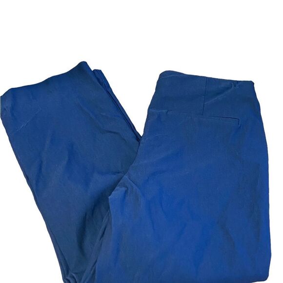 Chicos size 0 capris excellent like new condition - Picture 2 of 2